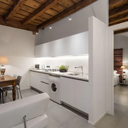 Ξενοδοχείο με διαμερίσματα Il Vicolo Βερόνα